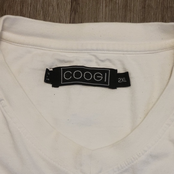 Vintage COOGI Australia Designer Tee With Embroidered Graphic. Size 2XL. - Picture 7 of 14